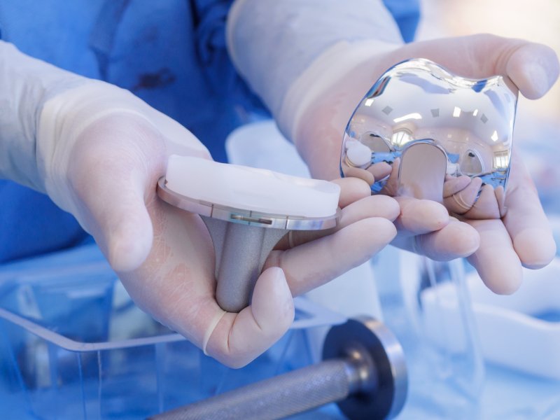 Blisters thermoformés pour prothèses et implants - CSI Thermoformage